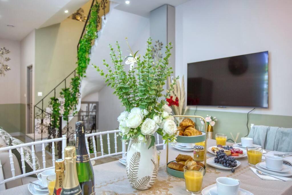 Ferienwohnung Le Nid Parisien Triplex Cosy Et Chaleureux Exterior foto
